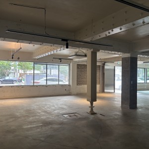 성수역 3번 출구 도보 1분 100평 대형공간 +외벽광고, 슬라이드 이미지 2