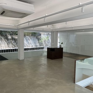 서울숲 메인거리 1F/B1 깔끔한 화이트톤 공간, 슬라이드 이미지 1